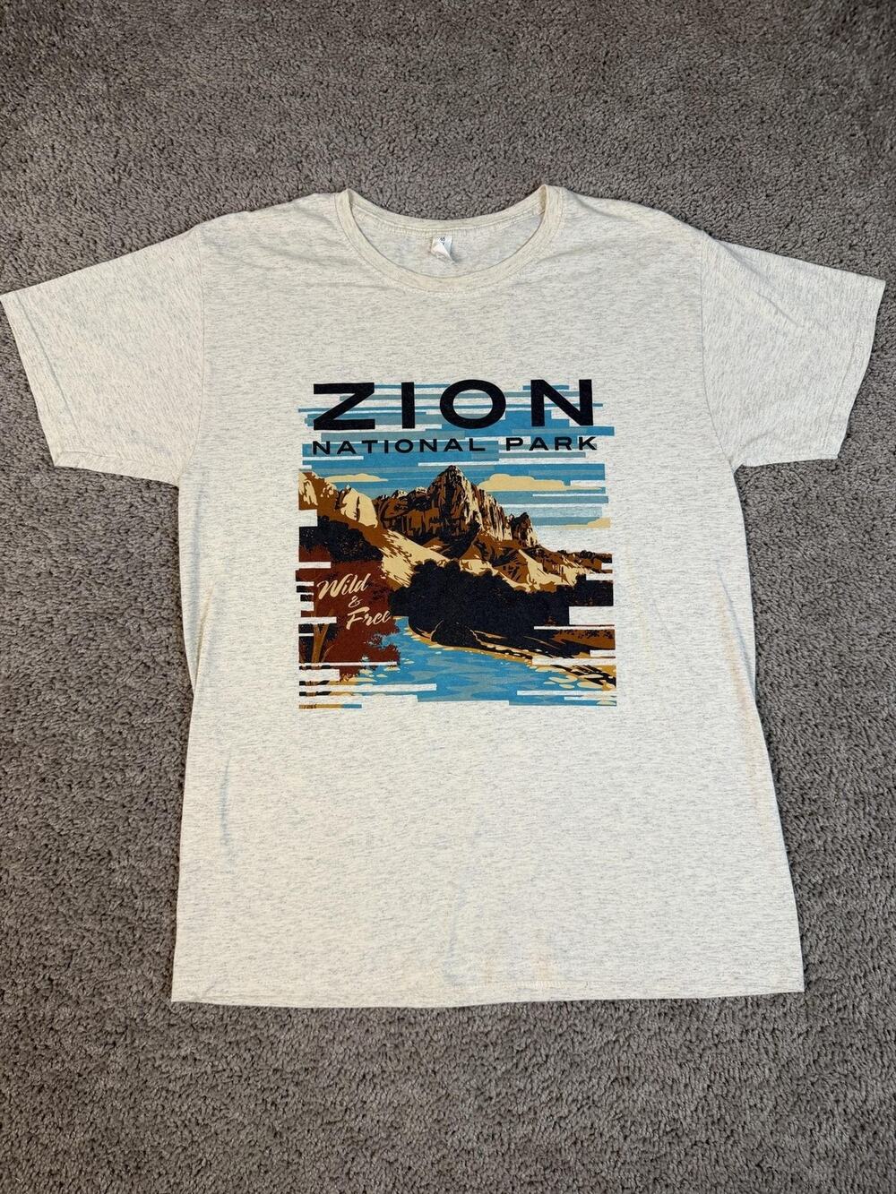 Zion National Park Shirt Mens M Beige Graphic Crew Neck Tee Short Sleeve